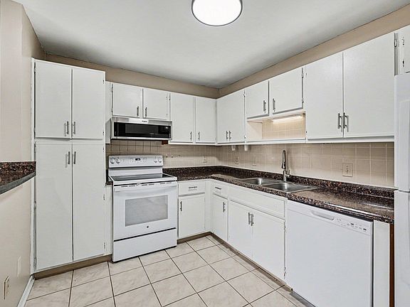 5th image of 15142 Seagull Dr #17