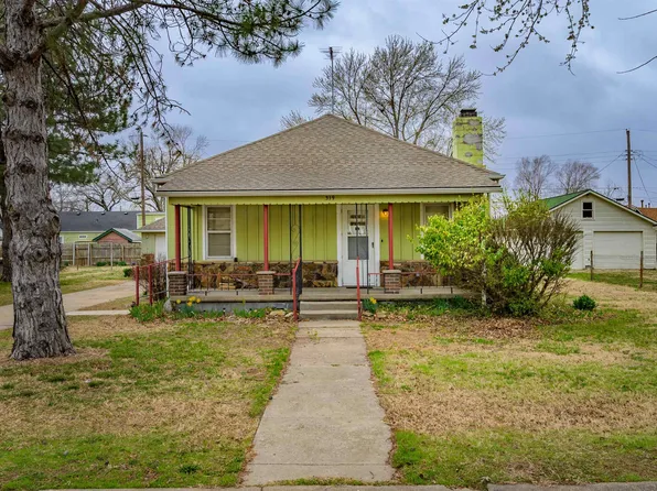 319 N Orchard St, El Dorado, KS 67042