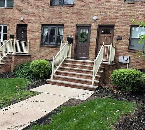 2nd image of 343 Sharon Garden Ct #343