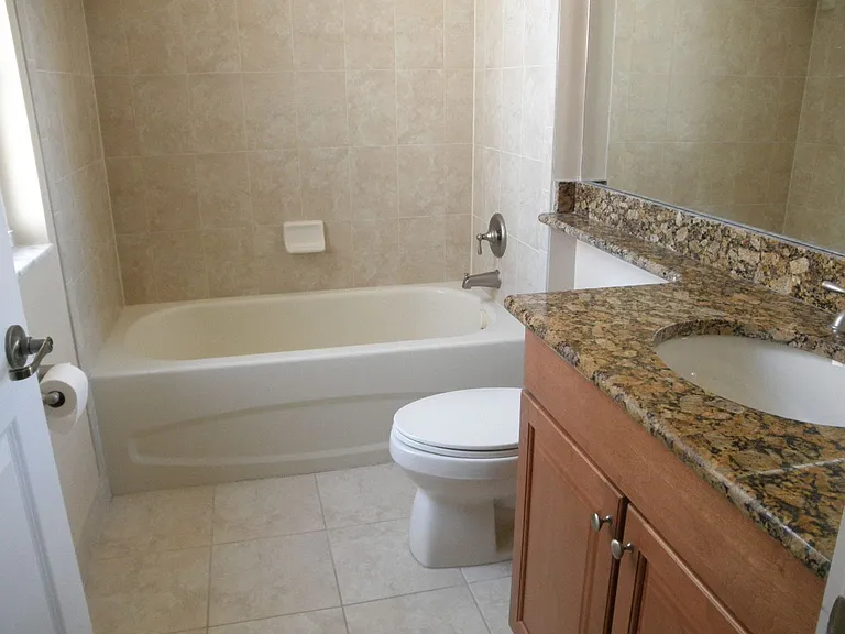 810 NW 82nd Pl — Photo 16