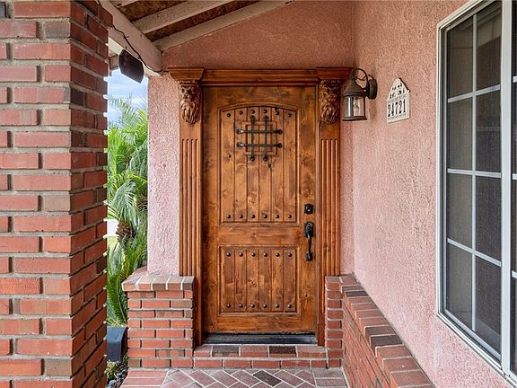 4th image of 24721 Seagrove Ave