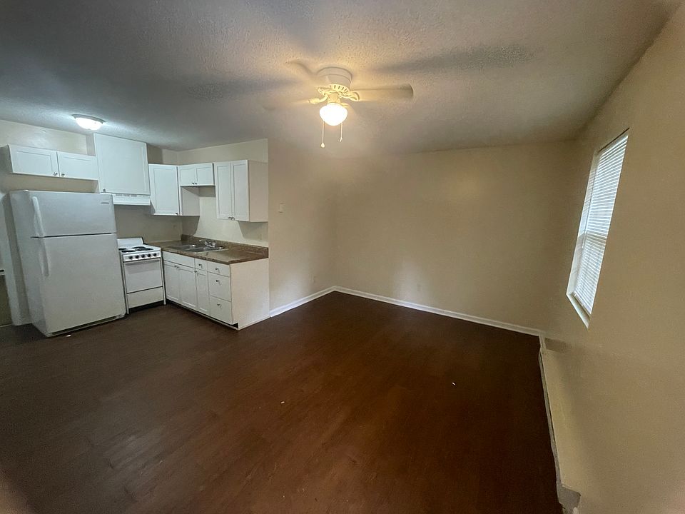 2nd image of 519 Hamlin St #P