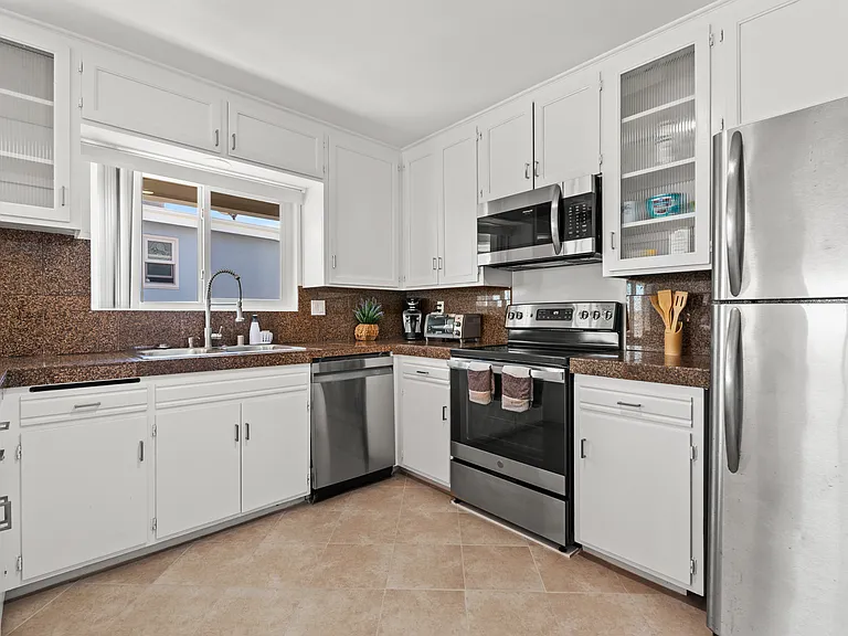 3842 Lamont St — Photo 12
