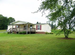 114 Cedar Ridge Rd, Mount Airy, NC 27030