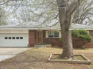 212 NE Rockwood Ave, Bartlesville, OK 74006
