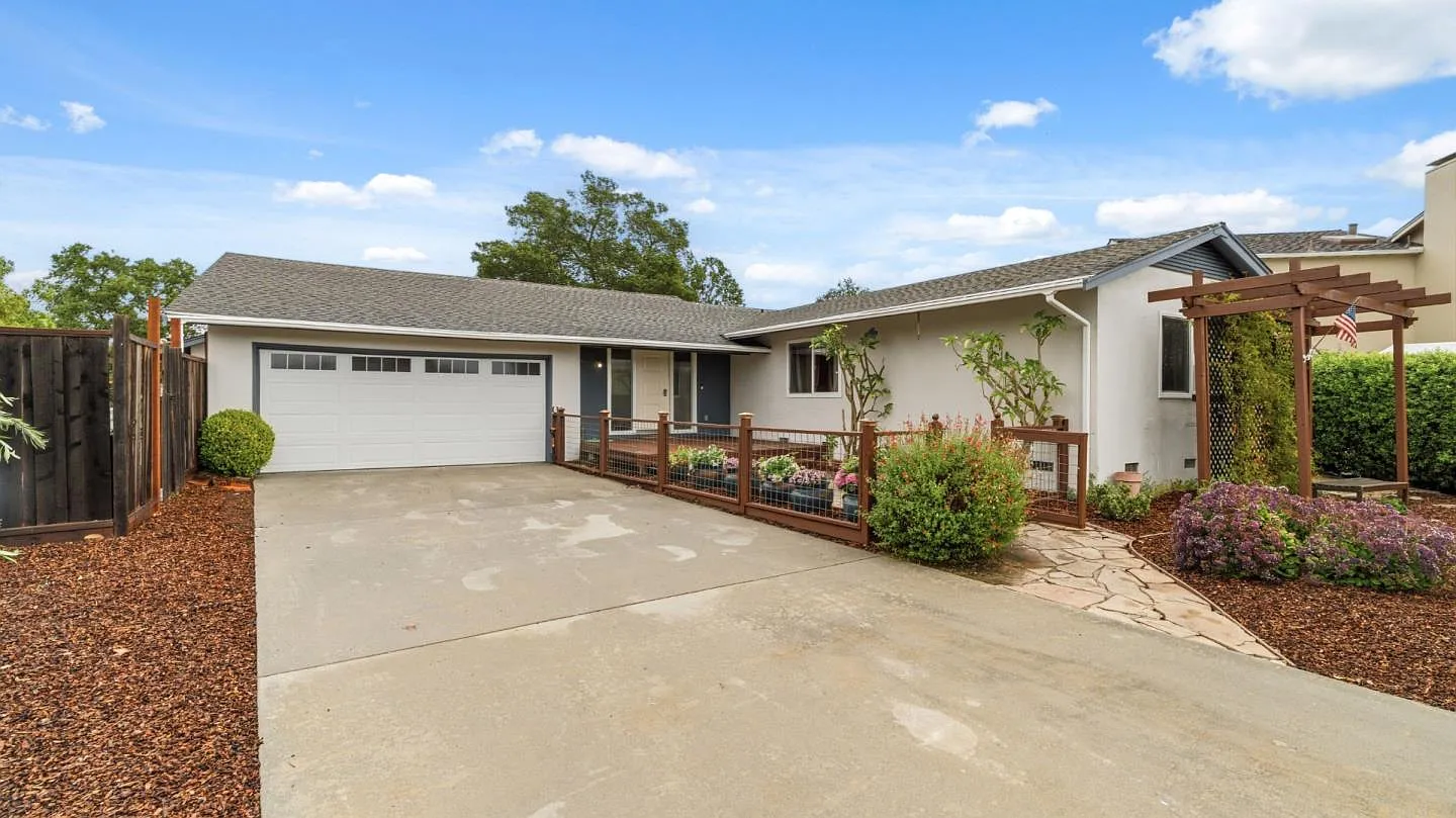 196 Kenny Ct photo 1