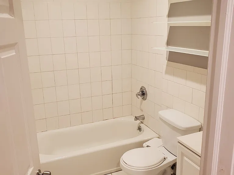 28 Middle St — Photo 18