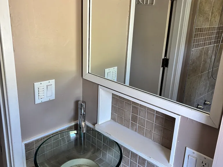 715 E 5th Ave — Photo 5