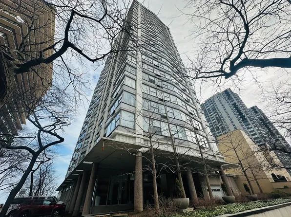 5757 N Sheridan Rd APT 17H, Chicago, IL 60660