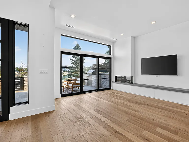 2100 E Island Cove Ln — Photo 8