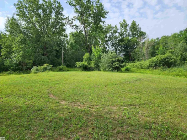 3734 Breen Rd, Emmett, MI 48022