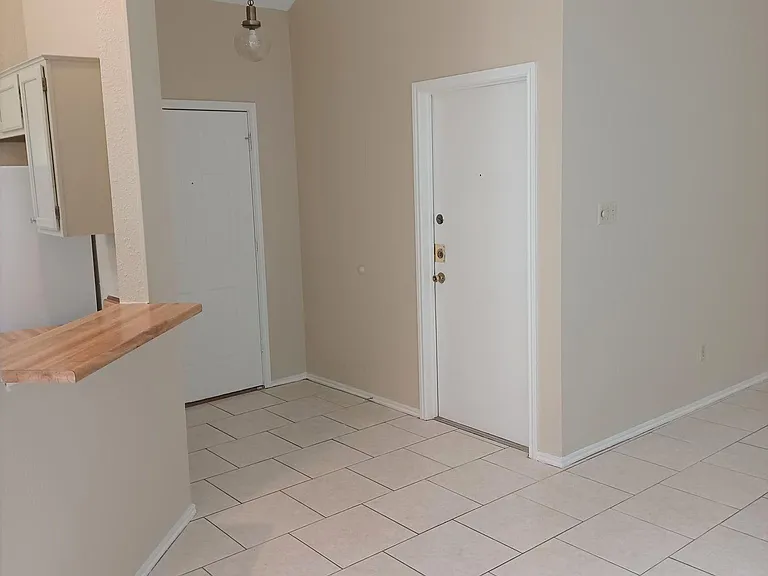 4326 Katrina Ln — Photo 4