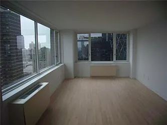 Rented by R New York