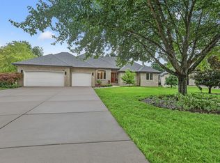 4246 E Crosswinds Pl, Springfield, MO 65809