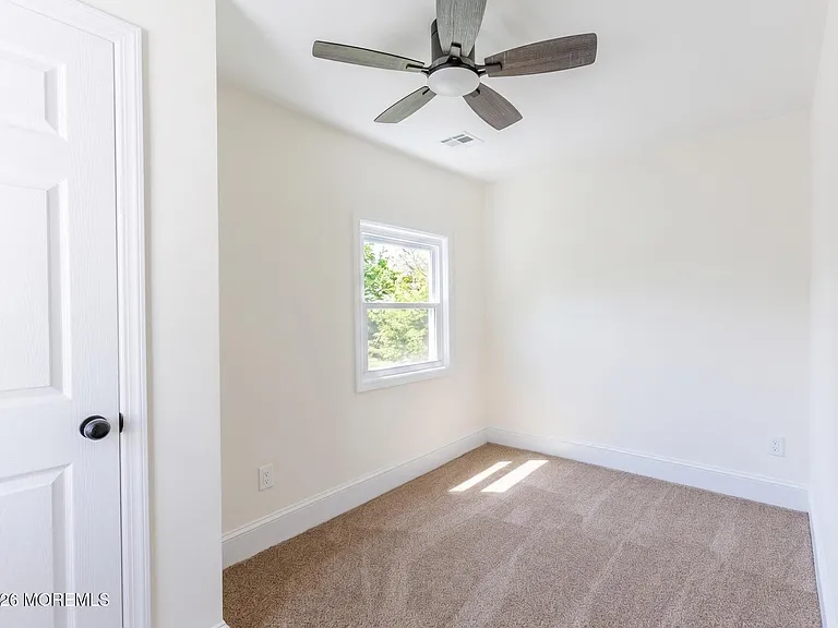 10 Lincoln St — Photo 30