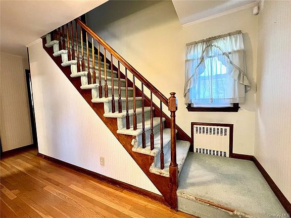4th image of 134 Wickes Ave