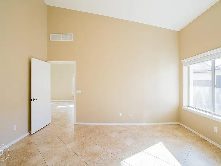 8971 W Northview Ave — Photo 12