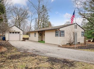 4001 Tonkawood Rd, Minnetonka, MN 55345