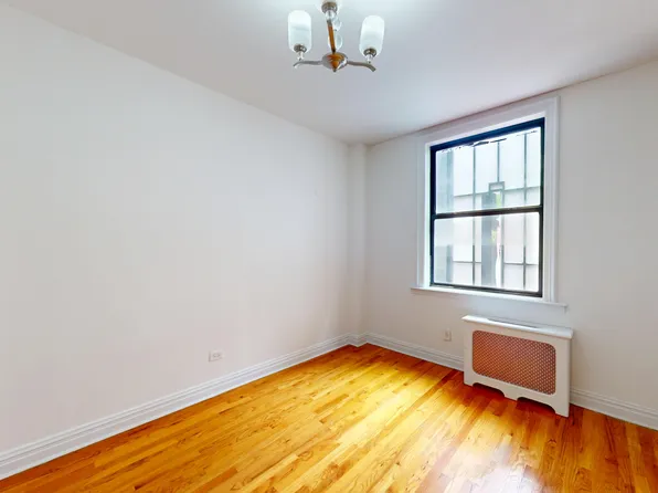 245 West 51st Street image 8 of 13