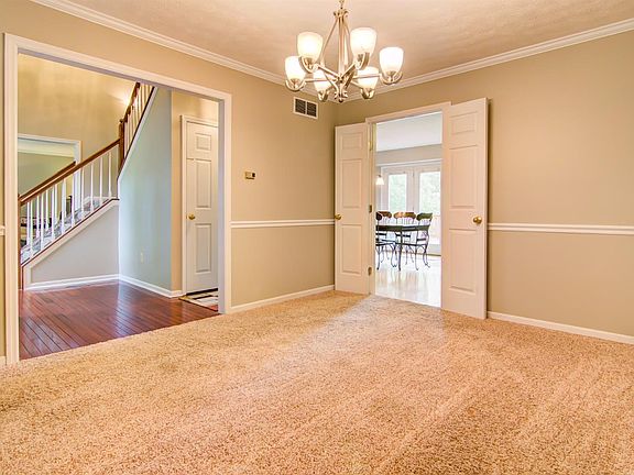 3rd image of 4642 Moselle Dr