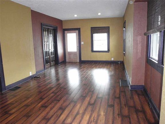 2nd image of 1126 King Ave