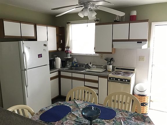4th image of 305 E Syracuse Ave