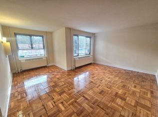 6917 185th St Fl 2, Fresh Meadows, NY 11365