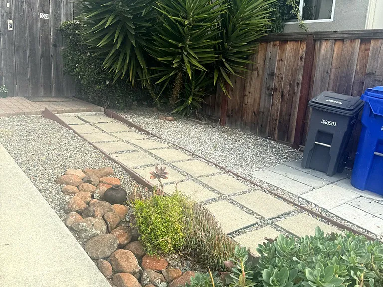 Pine St — Photo 9