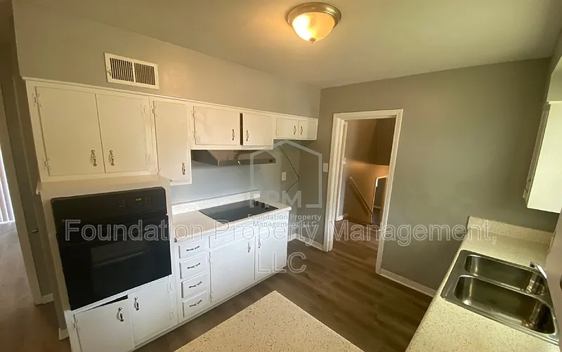 3 bed, 2.0 bath, 1702 sqft, $1,395 — Photo 3