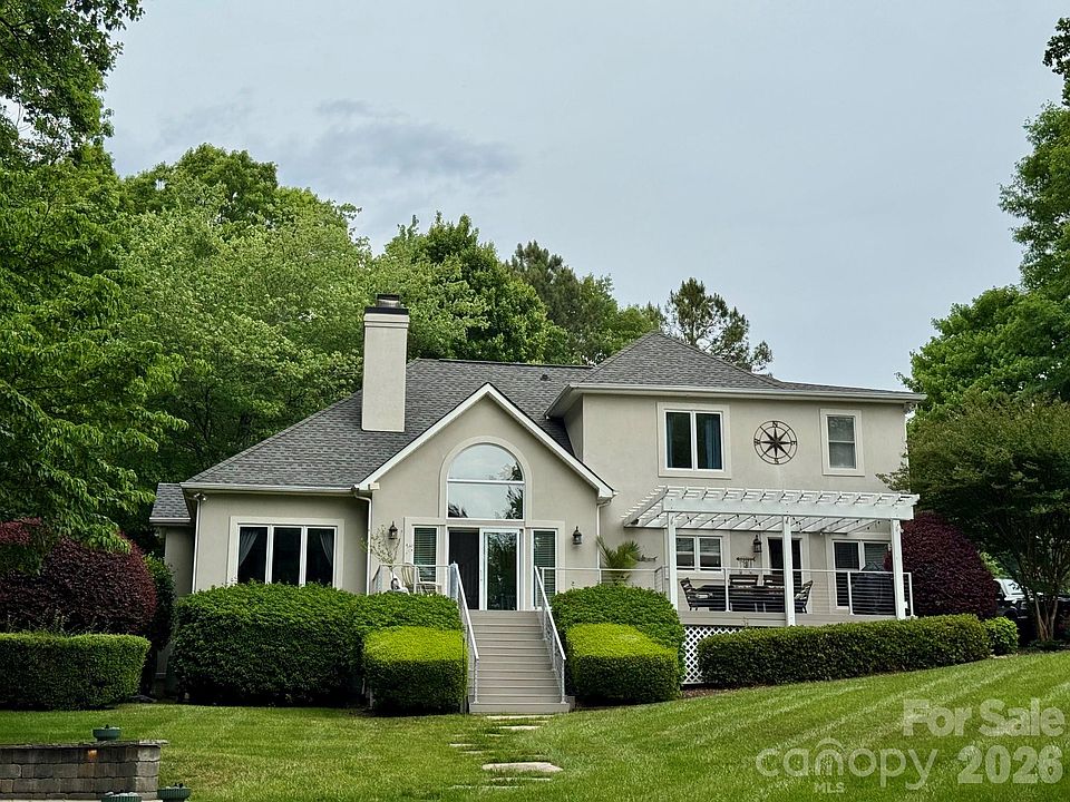 2nd image of 105 Ridge Top Rd