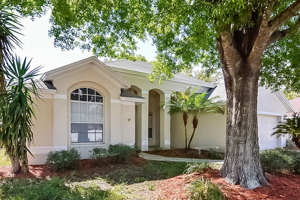 4 bed, 2.0 bath, 2066 sqft, $2,675 — Photo 2