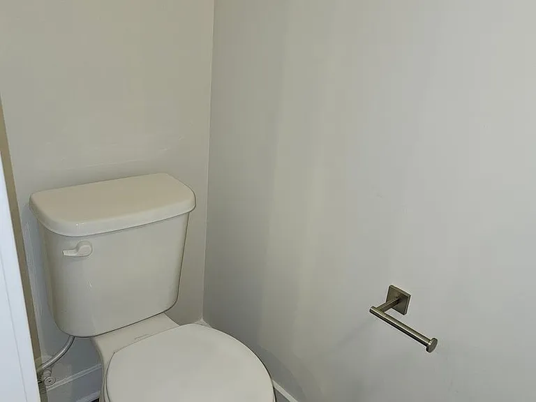 303 Golan Cir #B — Photo 9