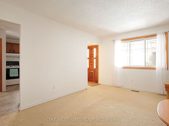 5th image of 21 Rideau Cres