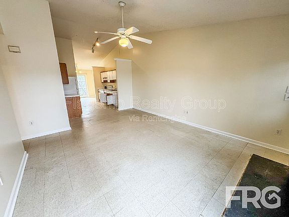 4th image of 3313 Parkway Ct