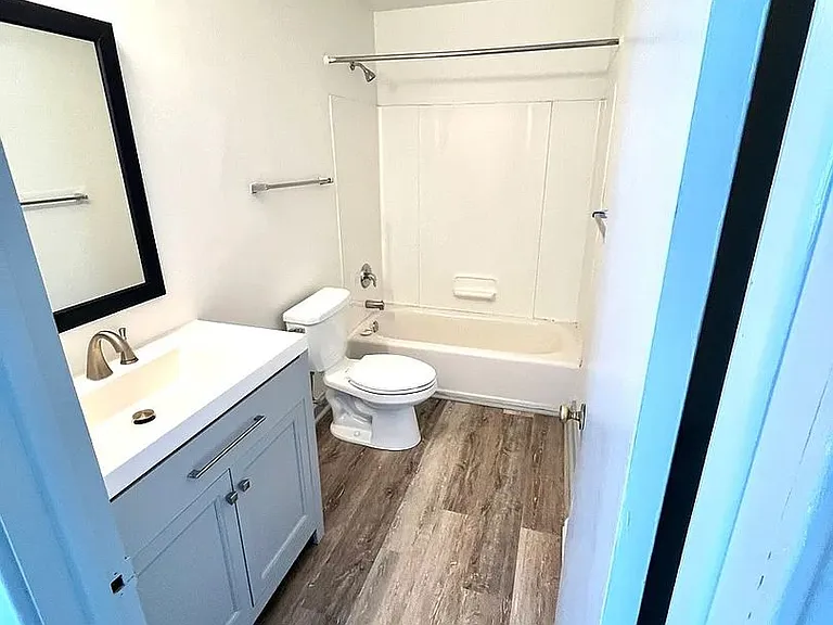 1416 Sheffield St — Photo 3