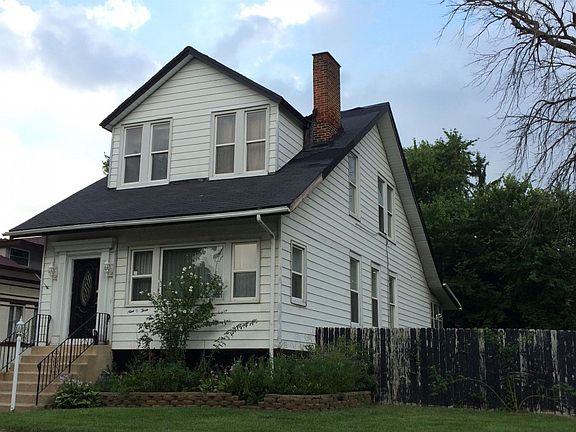 3rd image of 903 S 8th Ave