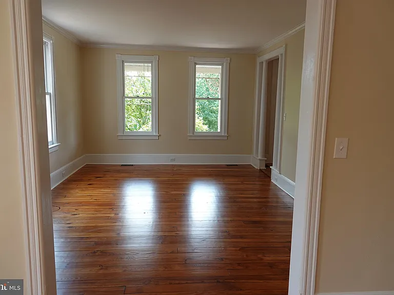 36 Hart Ave — Photo 18