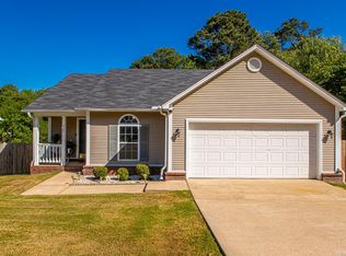 422 Sharron Oaks Ct, Benton, AR 72019