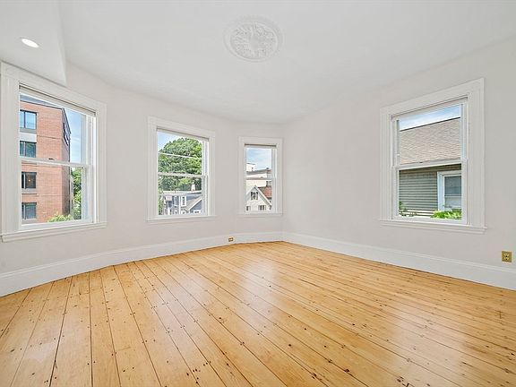 3rd image of 98 Boylston St APT 2