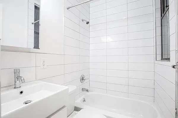 Rented by Nooklyn NYC LLC | media 24