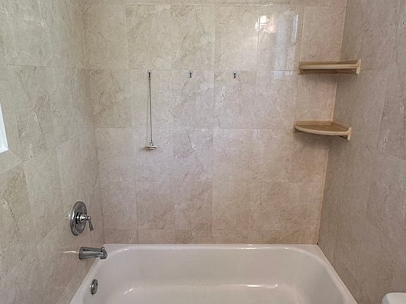 4th image of 16746 Diamond Pl