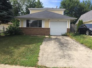 235 Essex Ct, Bolingbrook, IL 60440