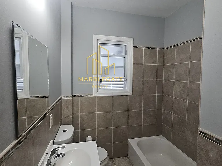 201 S 11th St #22 — Photo 19