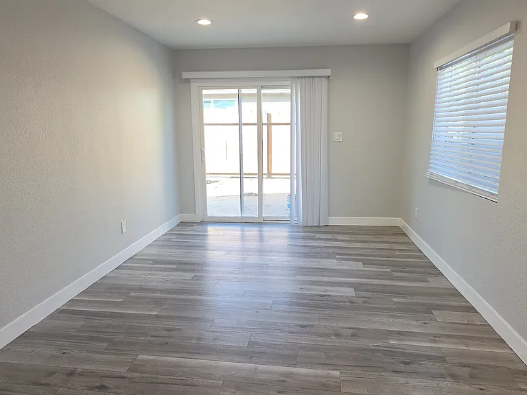 12872 Norris Ave — Photo 11