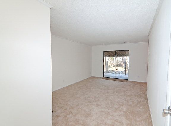 2nd image of 1701 Bagpipers Ct