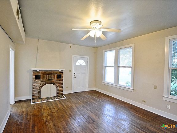 4th image of 1432 N Walnut Ave #A