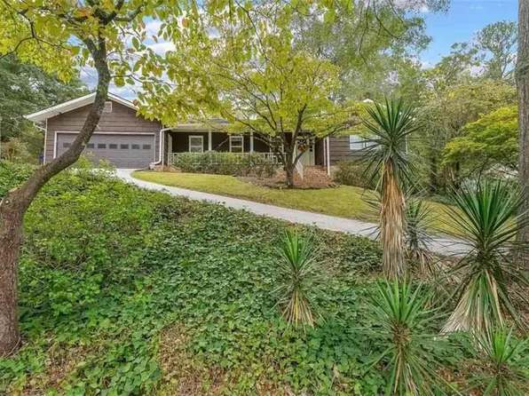 2843 Thornridge Dr, Doraville, GA 30340