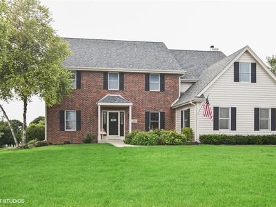 430 River Bluff Cir, Oconomowoc, WI, 53066