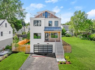 16 Clinton St, Fairfield, CT 06824