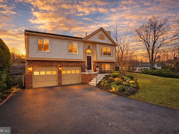 2nd image of 7701 Ivy Oak Dr